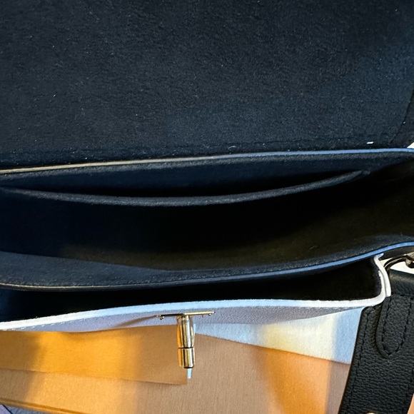 LOUIS VUITTON LOCKME TENDER - Picture 7 of 11
